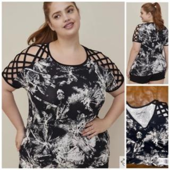 torrid Tops - Torrid Lovesick Lattice Palms Tee